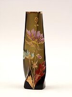 Váza s rostlinným dekorem 
