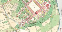 Pozůstatek po vodním příkopu snad představuje nevelká strouha obtékající město na jihovýchodě a ústící do Ostravice, výřez z indikační skici 1833. Převzato z: Majer D. (ed.) Král který létal, Ostrava 2011, s.111. Originál uložen v Ústředním archivu zeměměřičství a katastru.
